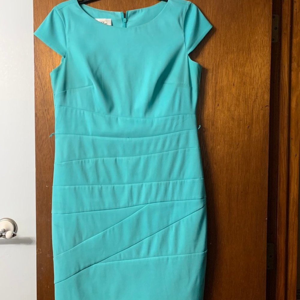 dress, below knee, cap sleeve